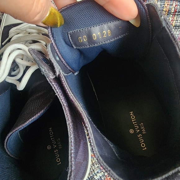 SOLD Authentic Louis Vuitton sneakers - Picture 13 of 15